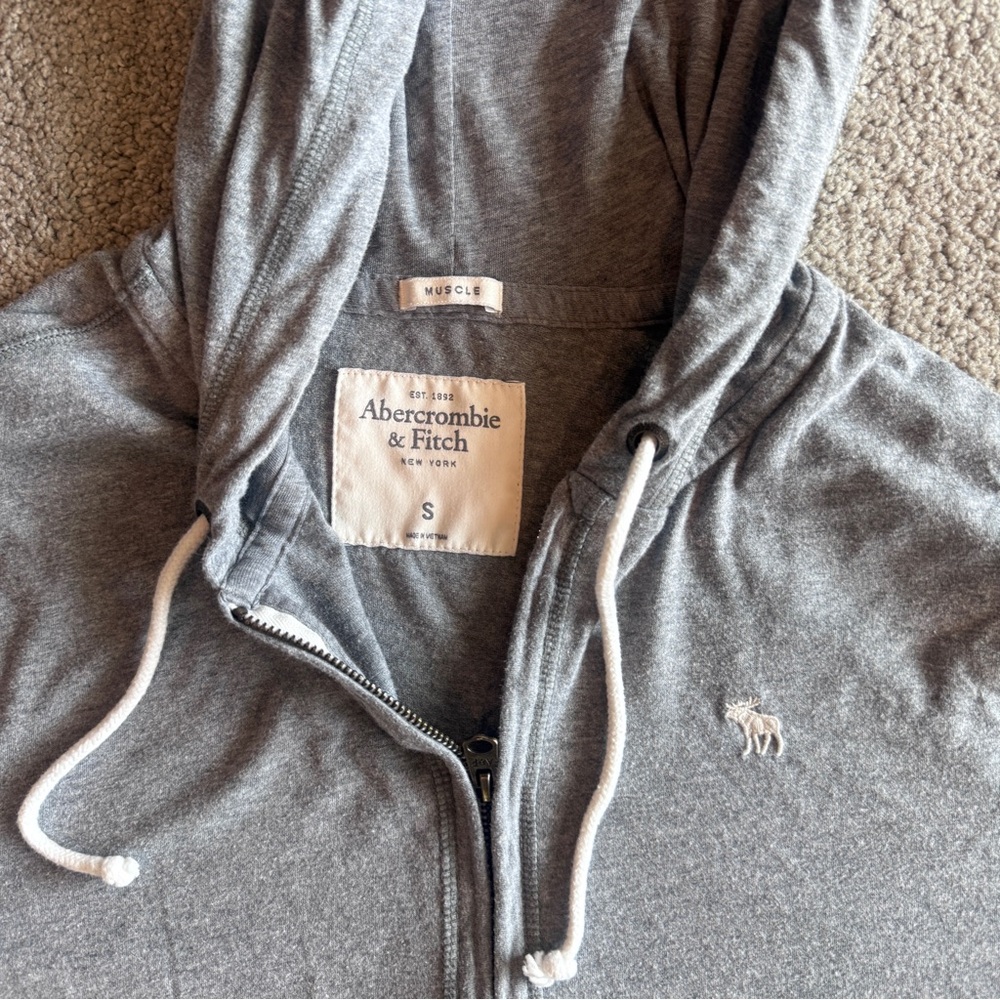 Like New Abercrombie & Fitch Mens Zip UP T-Shirt Muscle Hoodie, Lt Gray, Small - Picture 2 of 2